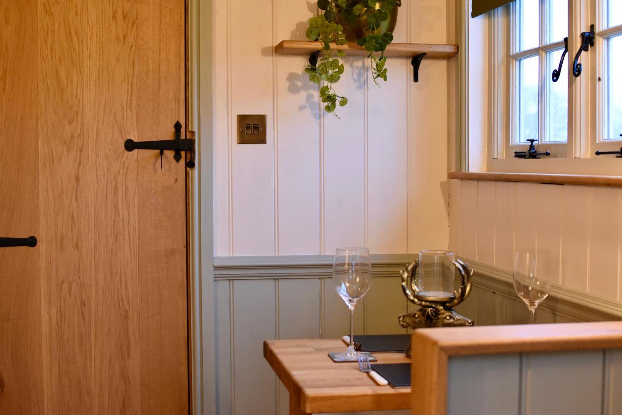 The Deer Hut Apartment Burpham Екстериор снимка